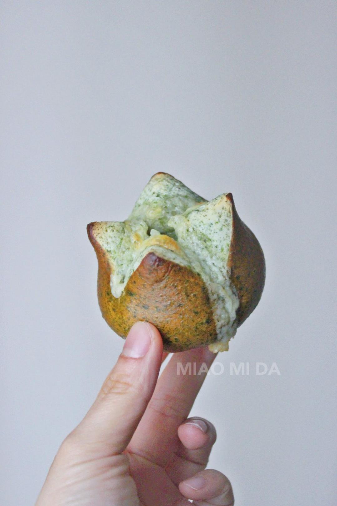 『海苔干酪碱水面包球』