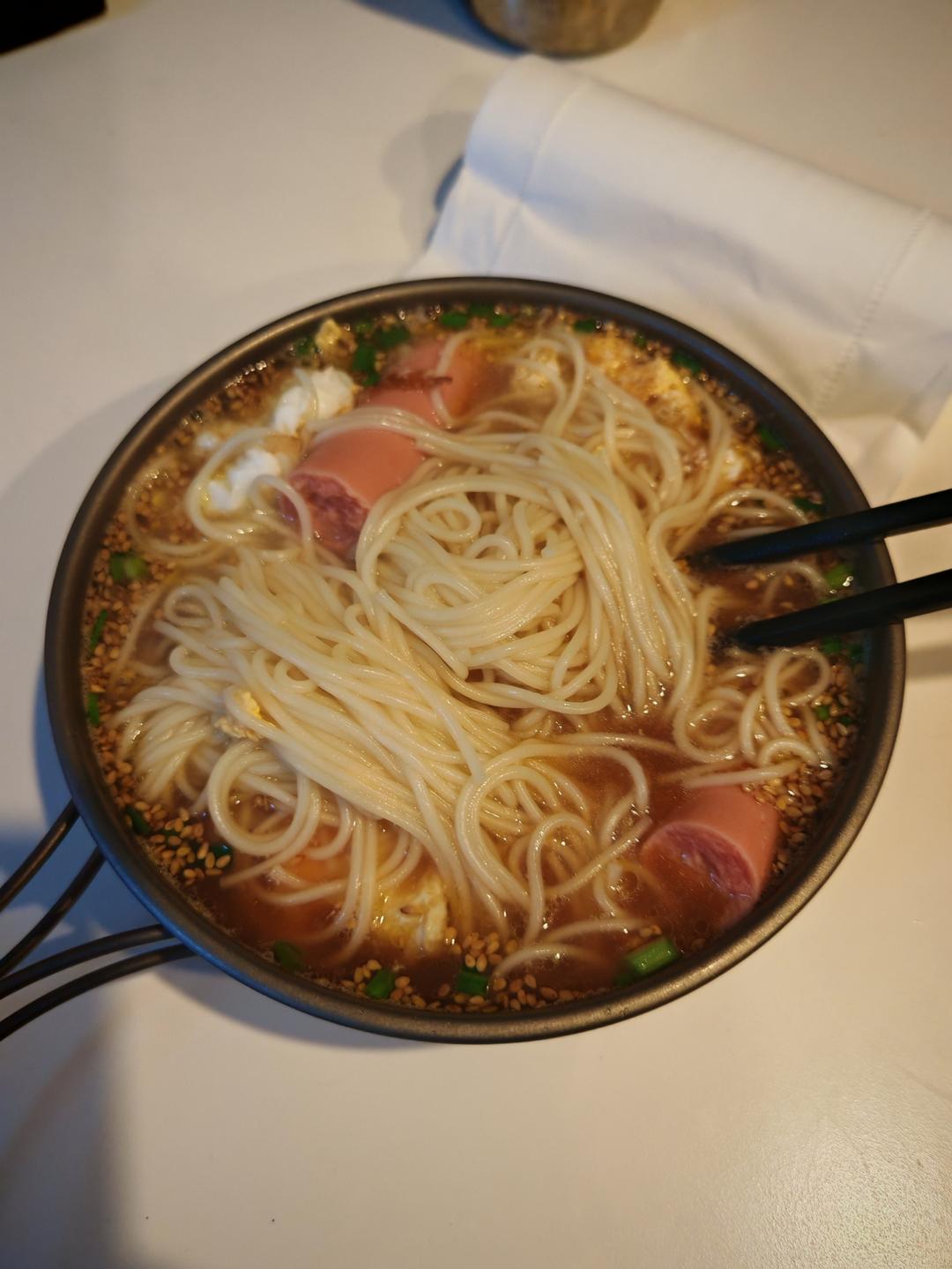 超好吃的黄灯笼辣椒酱素面