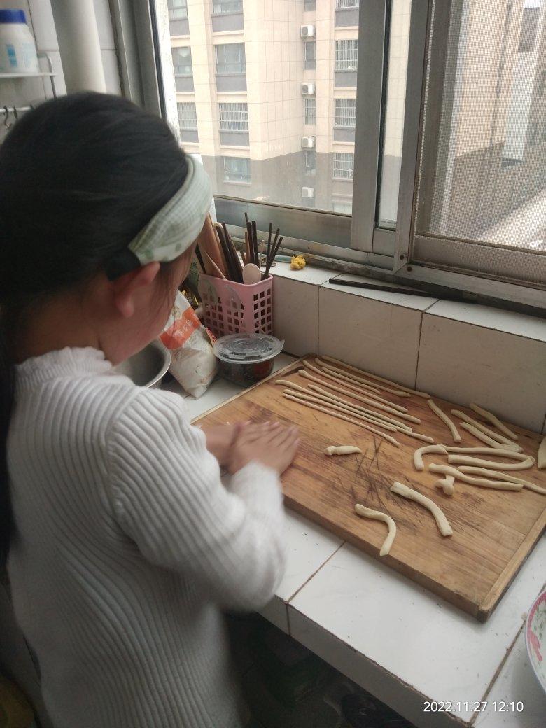 酥脆咸味小麻花