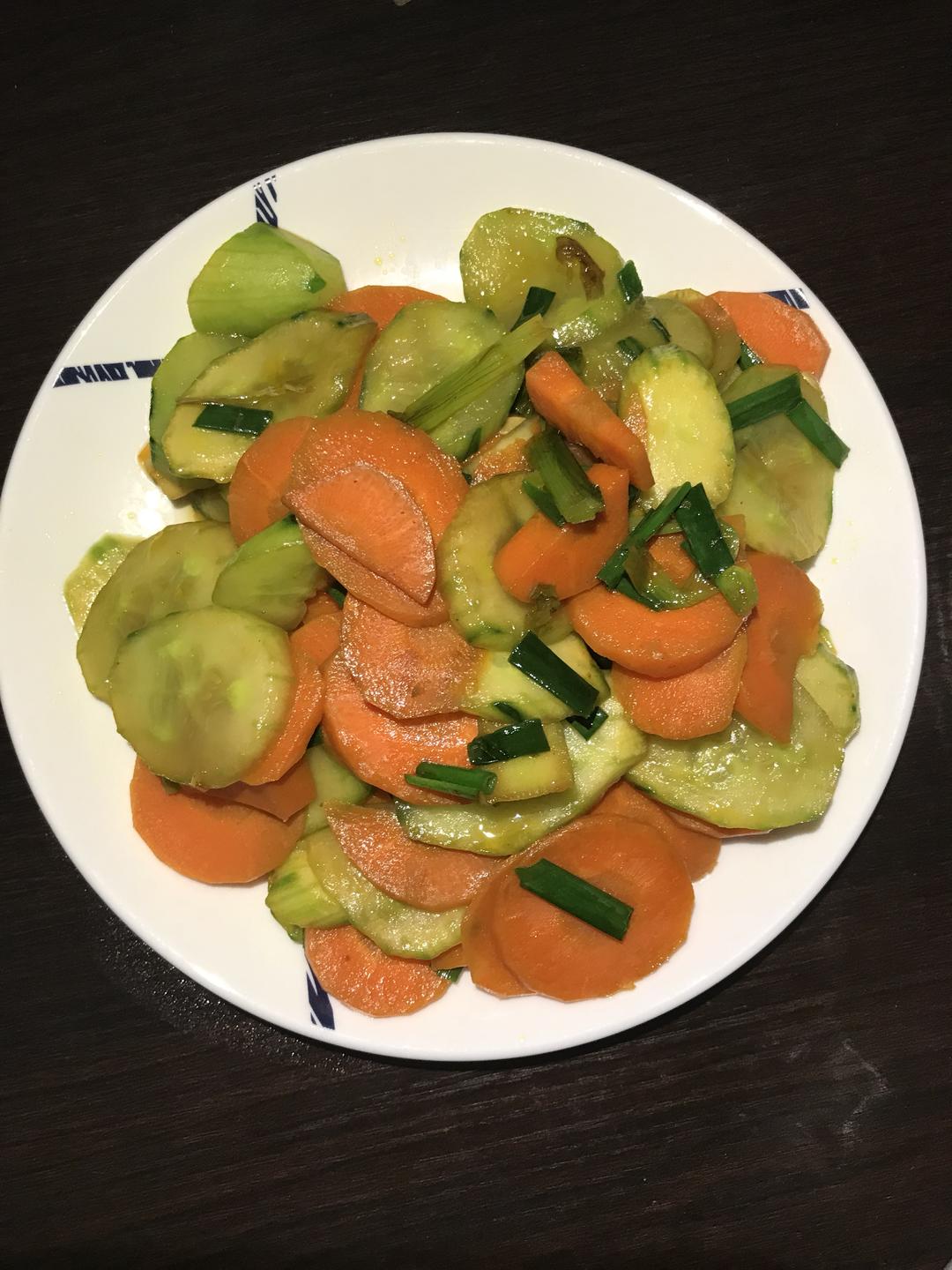 素炒青瓜胡萝卜的做法