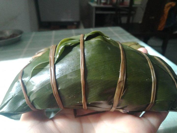 a蓝夏做的广西四角长粽子包法详解(视频,与经典四角粽包法大不同)