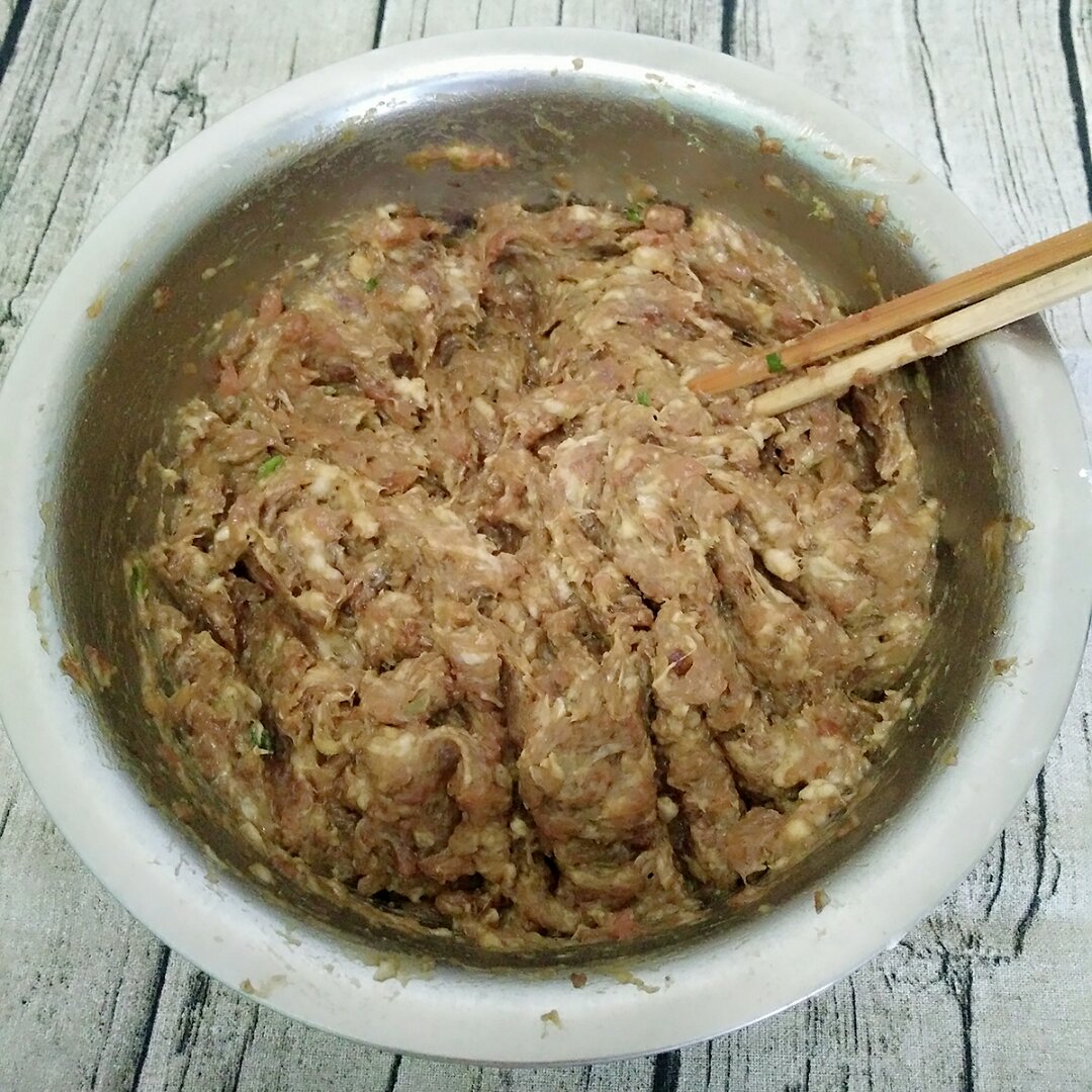 论肉馅的拌制方法