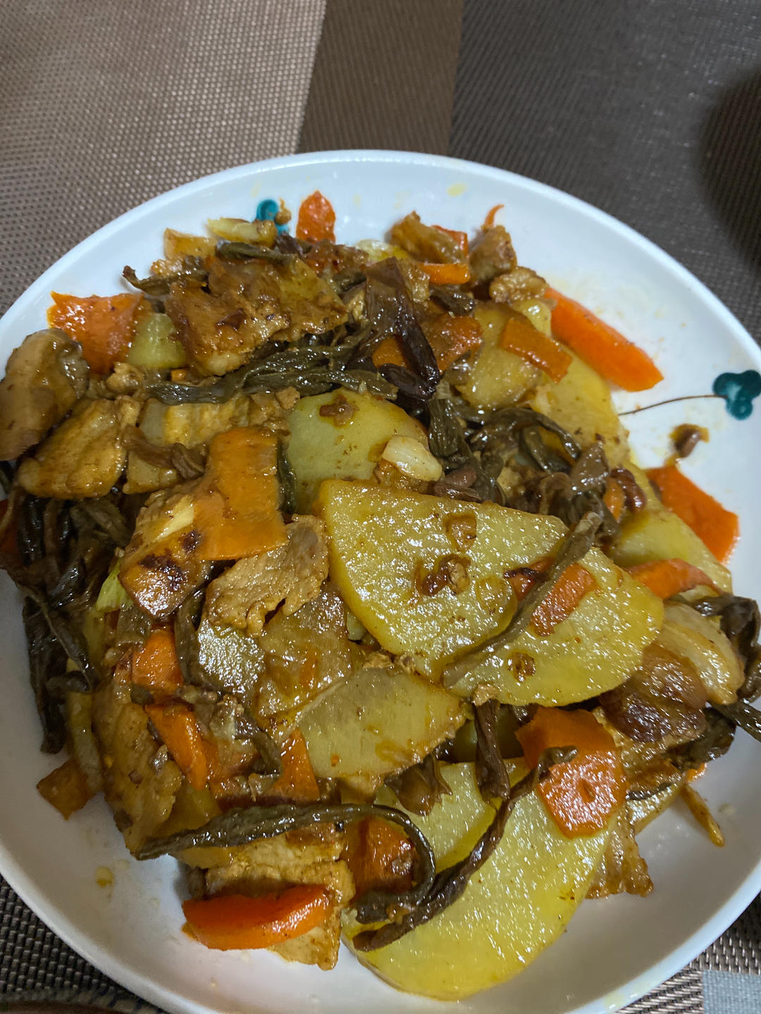 这个干豆角烧五花肉，真的太太太费米饭了🤣