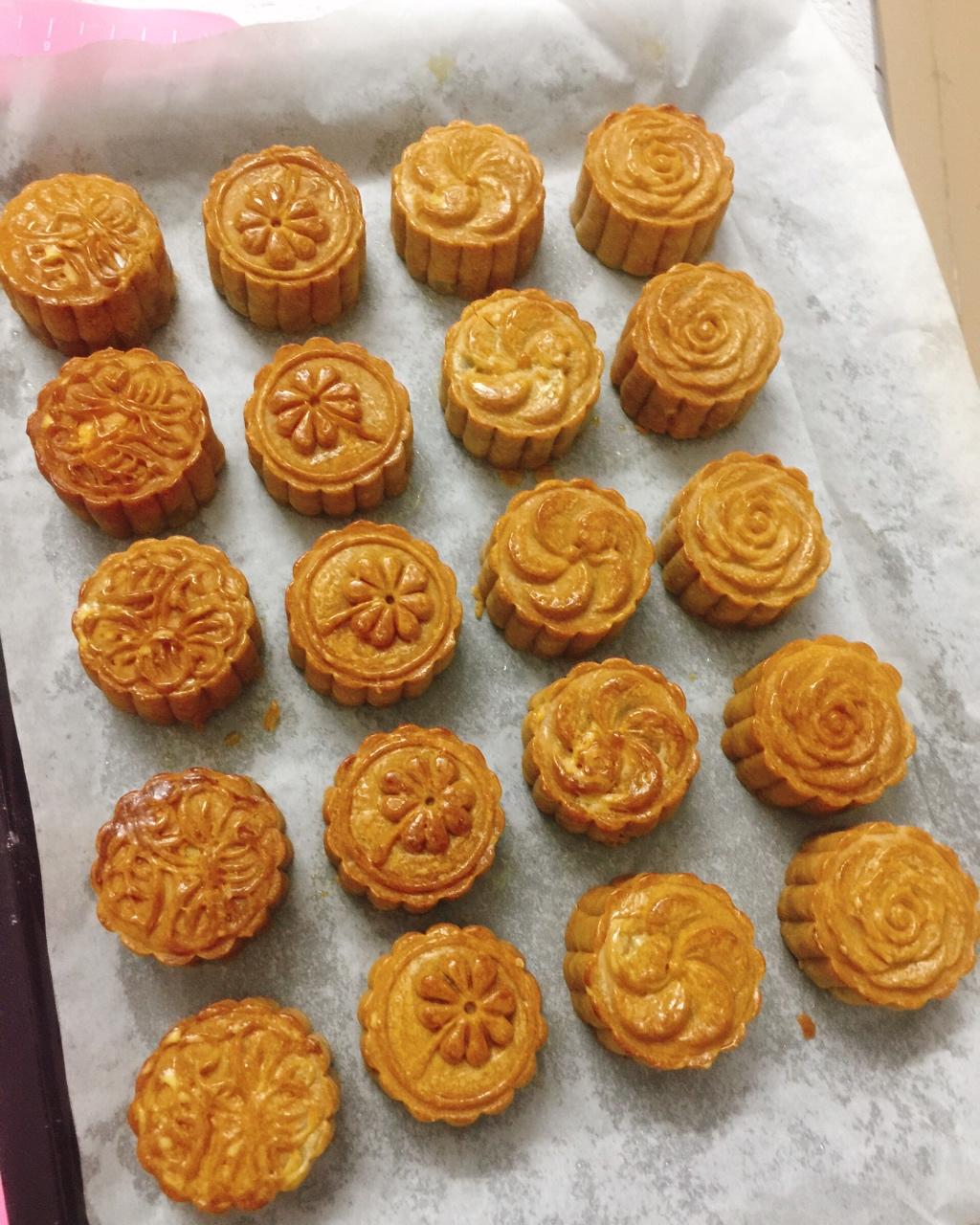 广式月饼——蛋黄莲蓉月饼