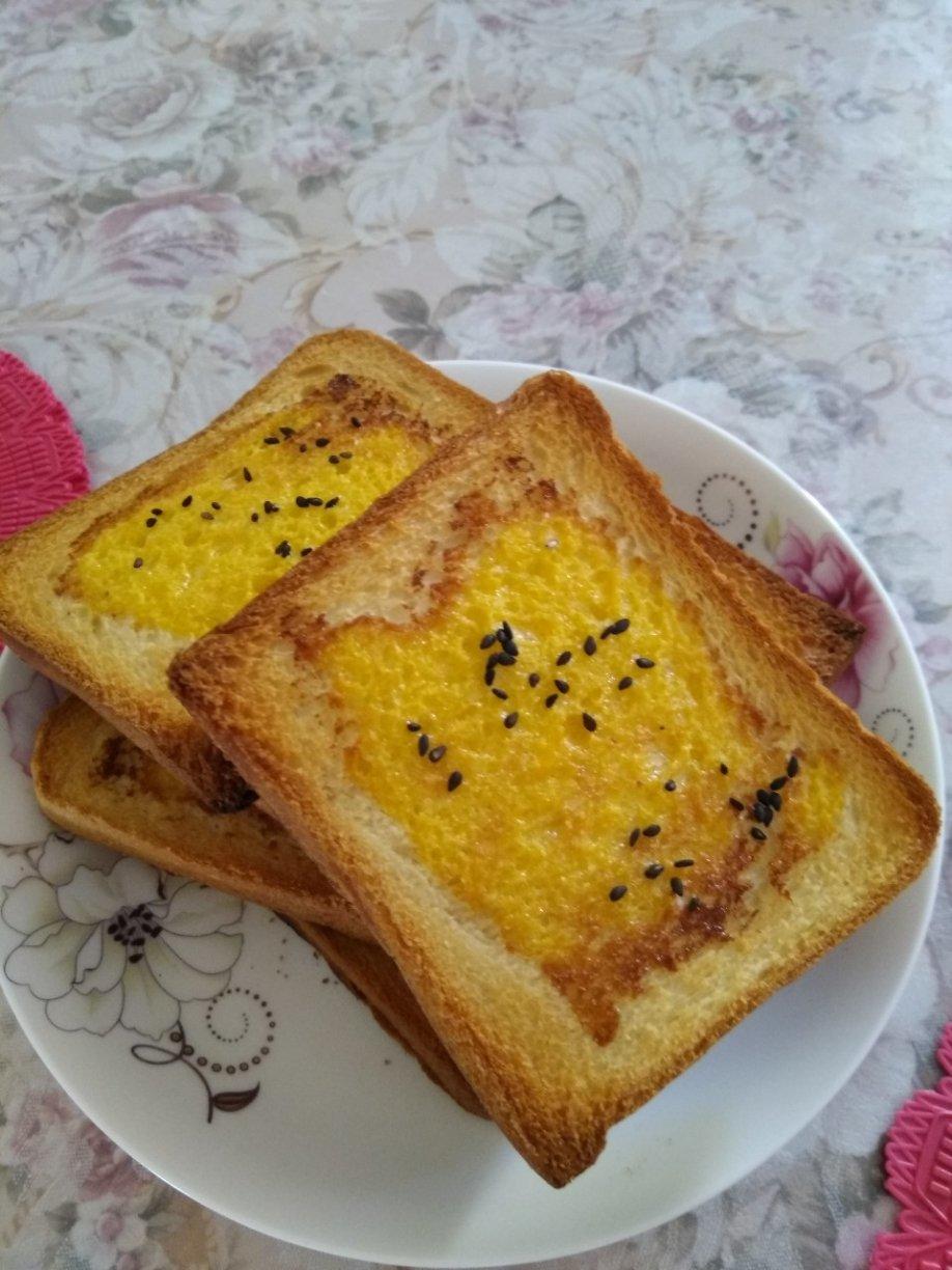 爆米花-爆米花做的烤面包片