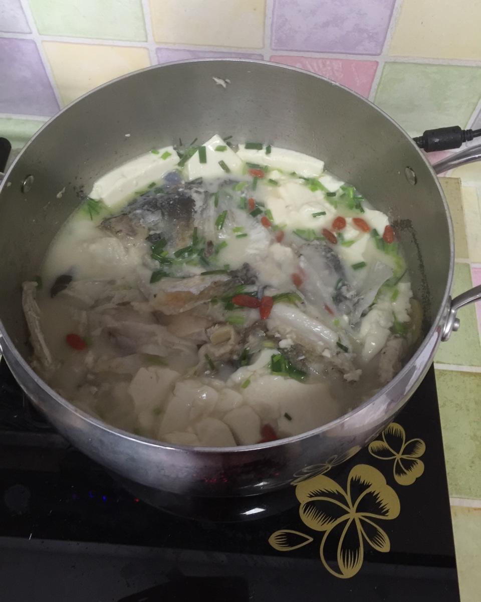鱼头豆腐汤