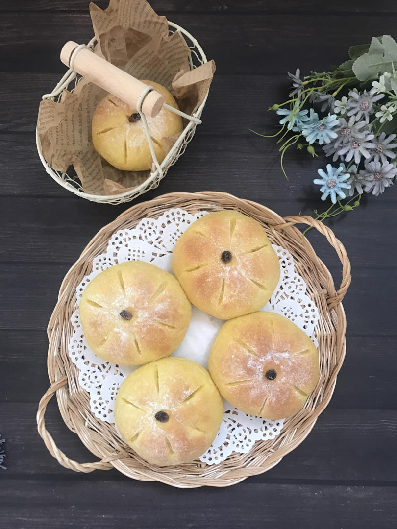 南瓜🎃咸蛋黄肉松麻薯软欧包🍞