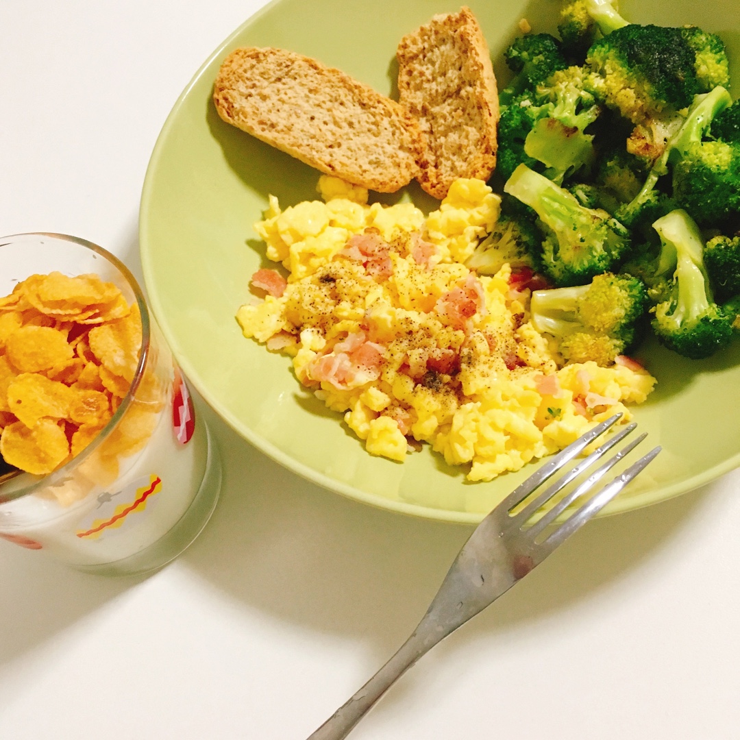 美式炒蛋 scrambled eggs