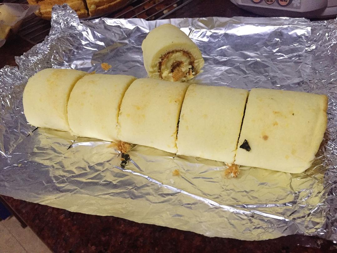 肉松戚风蛋糕卷