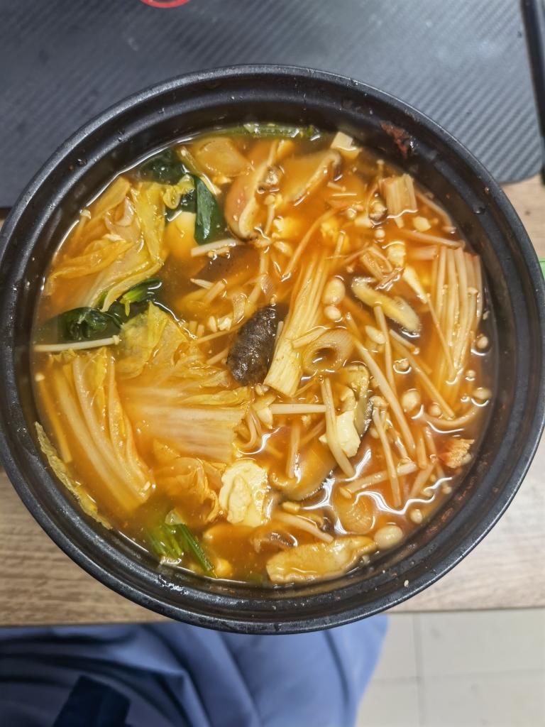 轻食 蔬菜菌菇番茄汤的做法