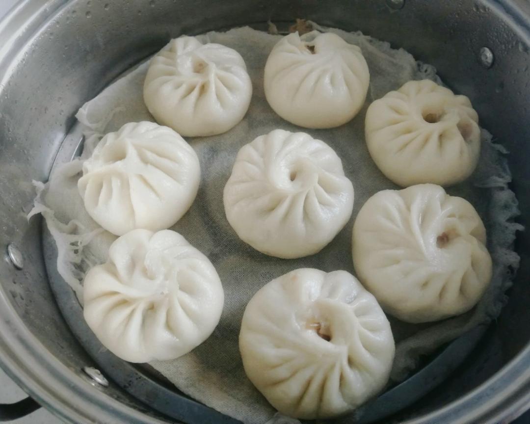 女儿每次吃五个的酱肉粉丝包的做法