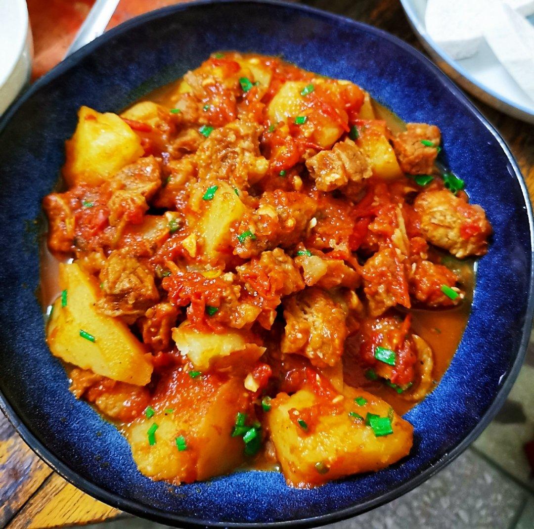 番茄土豆牛肉砂锅