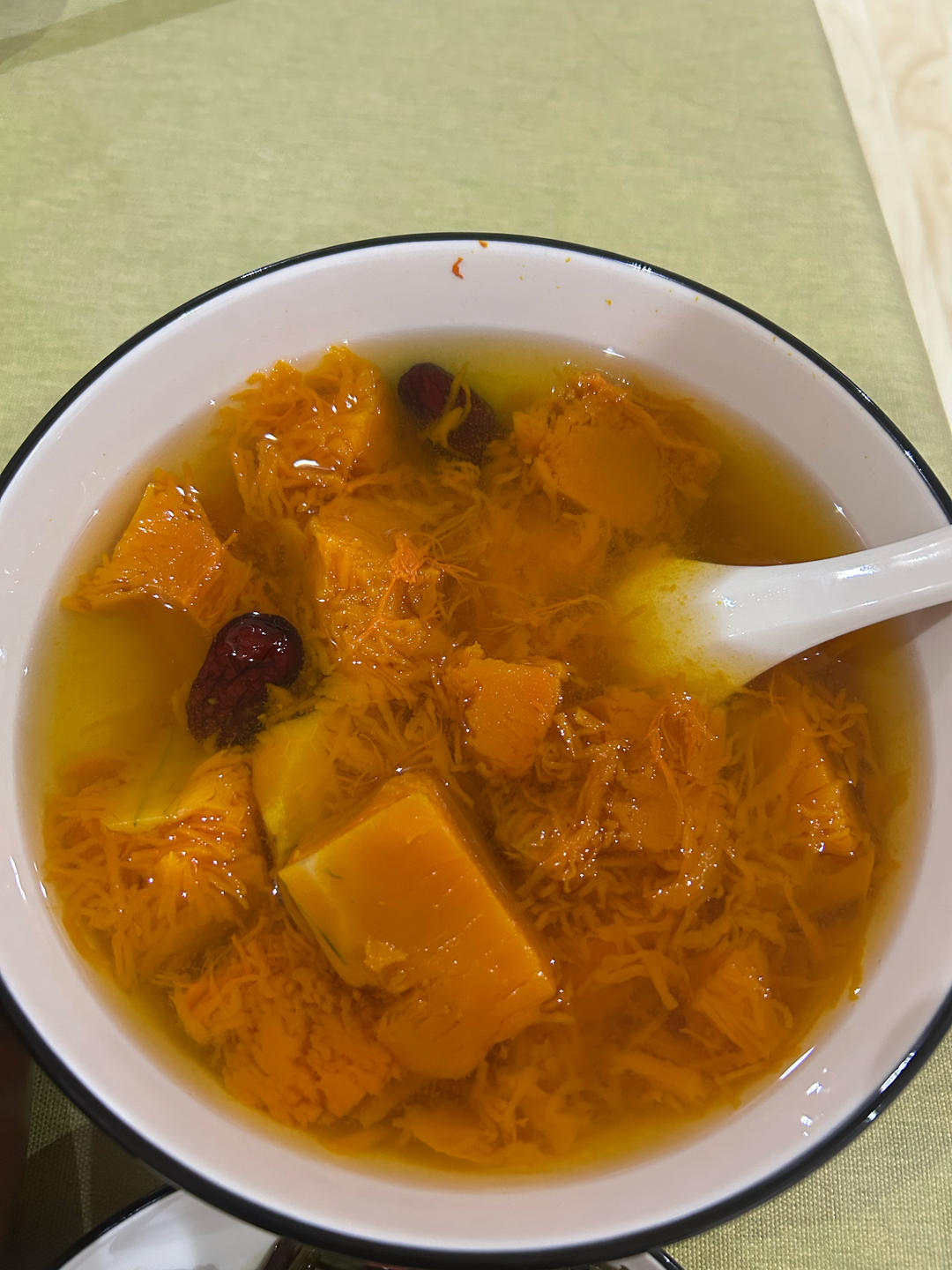 夏天谁能拒绝这碗南瓜汤呢？