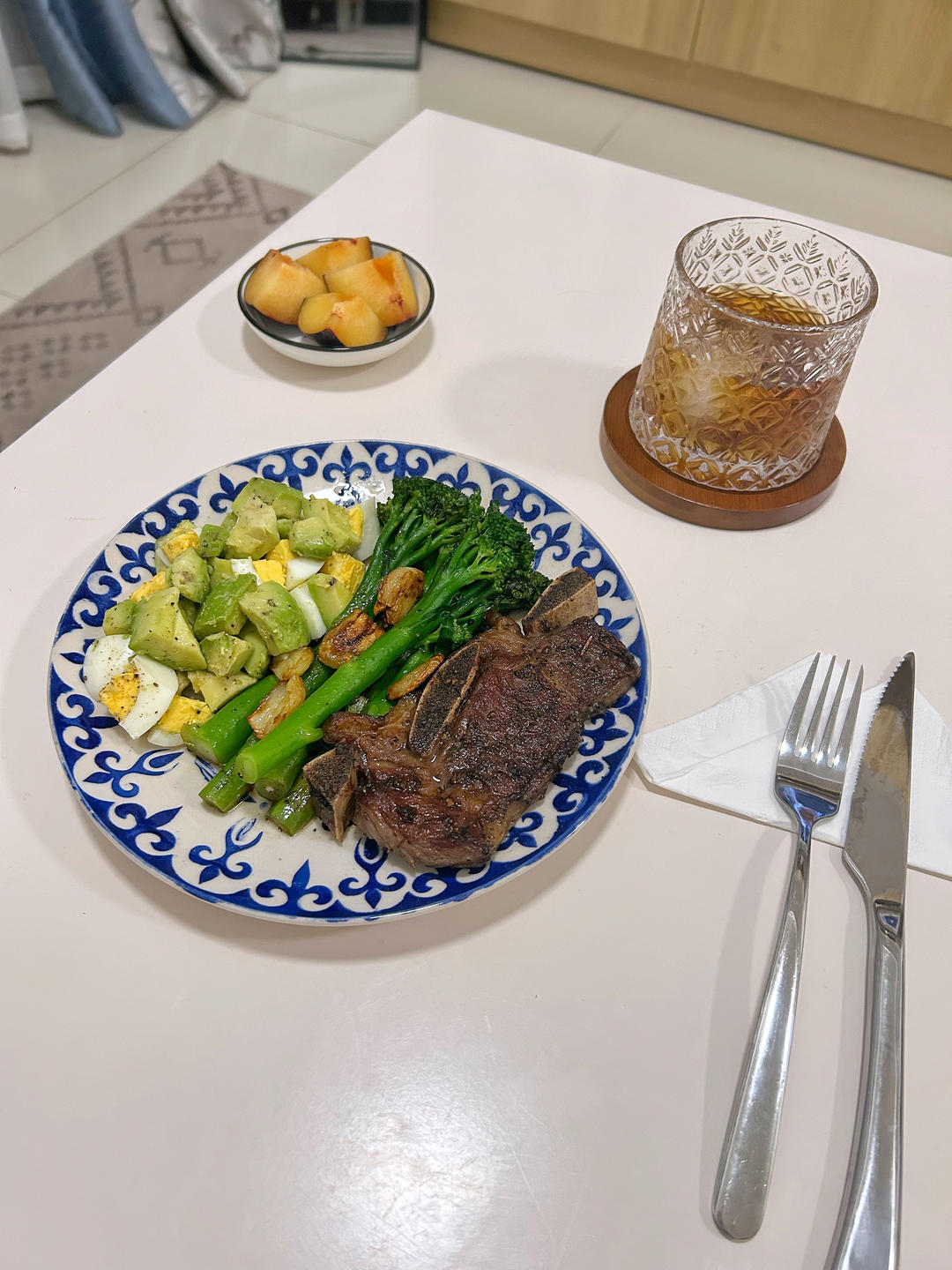 煎烤牛仔骨配芦笋