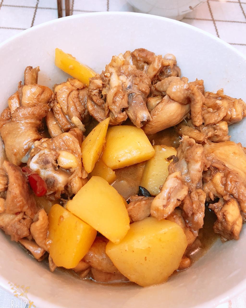 红烧土豆炖鸡腿
