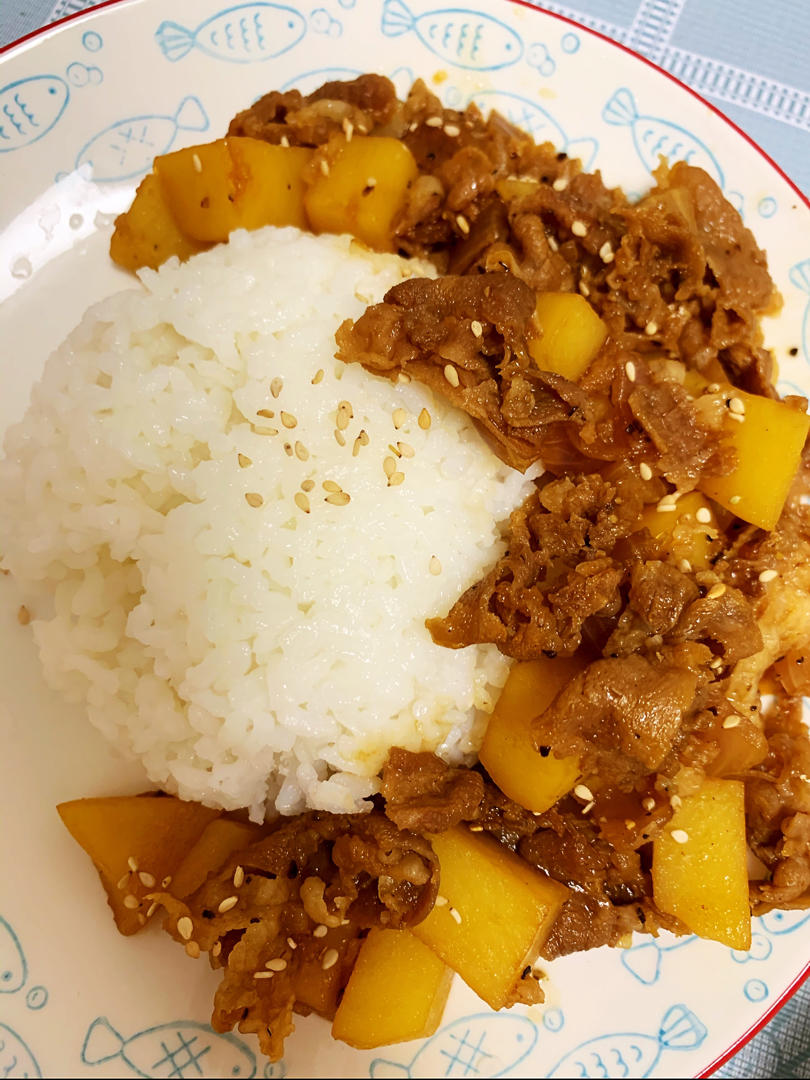 guiwawa8328做的好吃到舔碗底的土豆肥牛拌饭