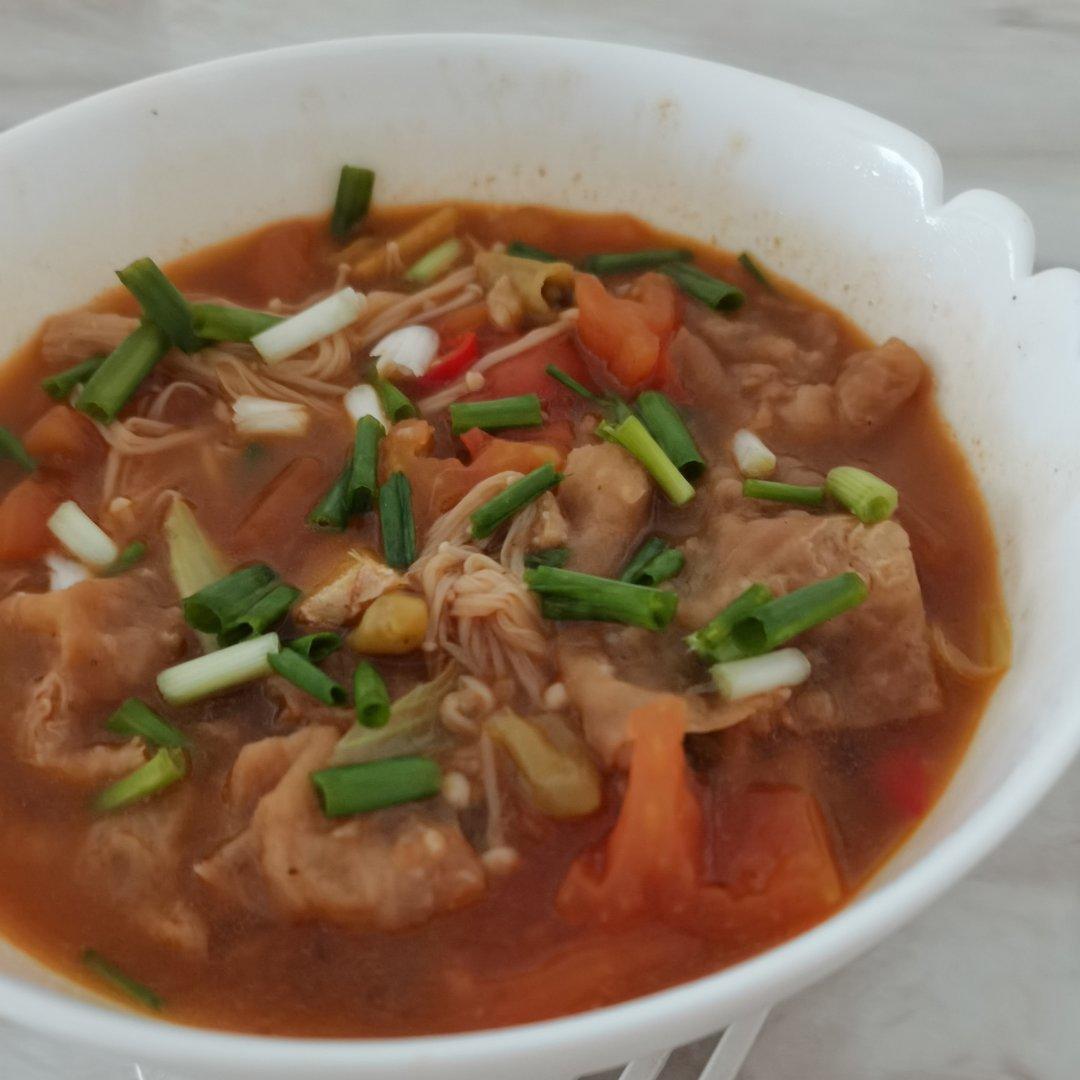 金针菇番茄肥牛卷