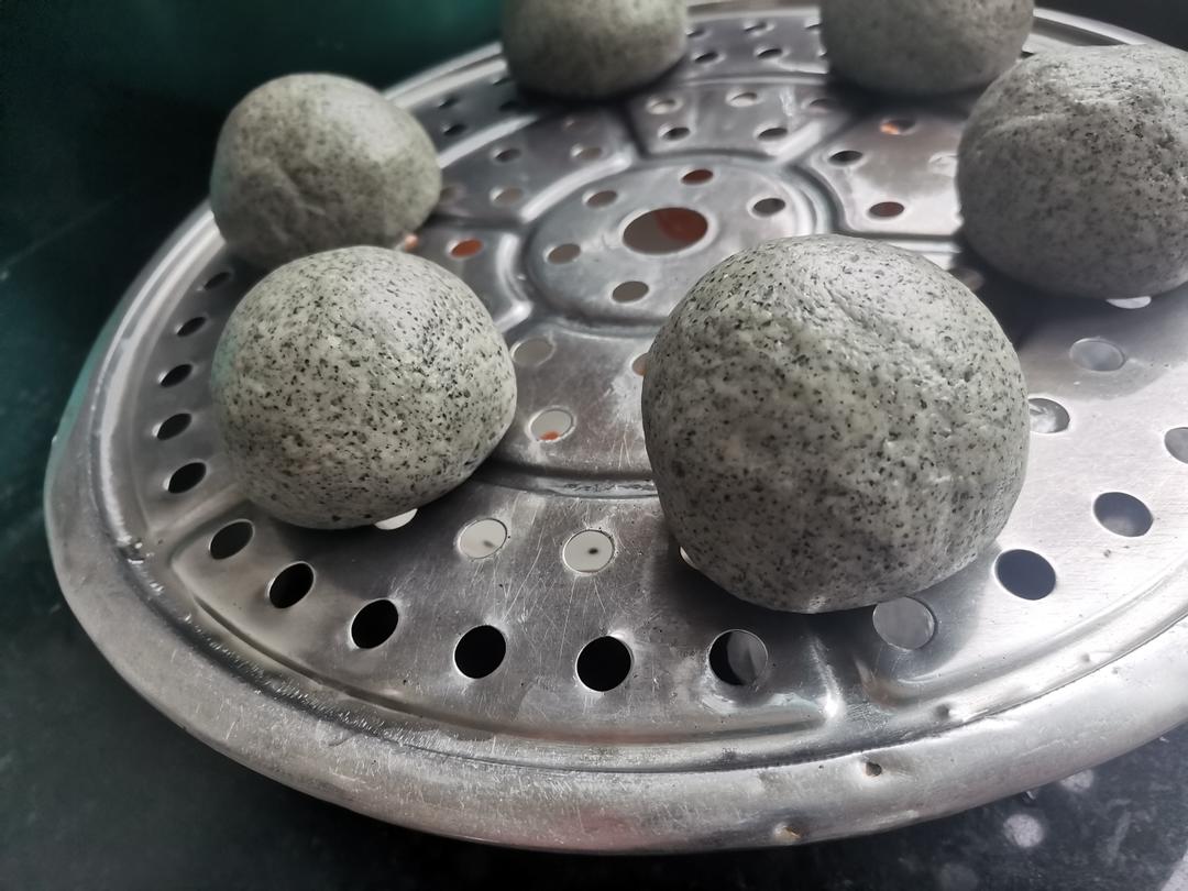黑芝麻馒头