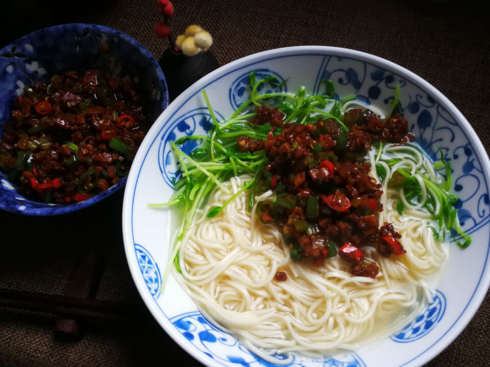 简简单单一顿美餐，营养丰富、吃得舒服~天贝酱打卤面·圆满素食