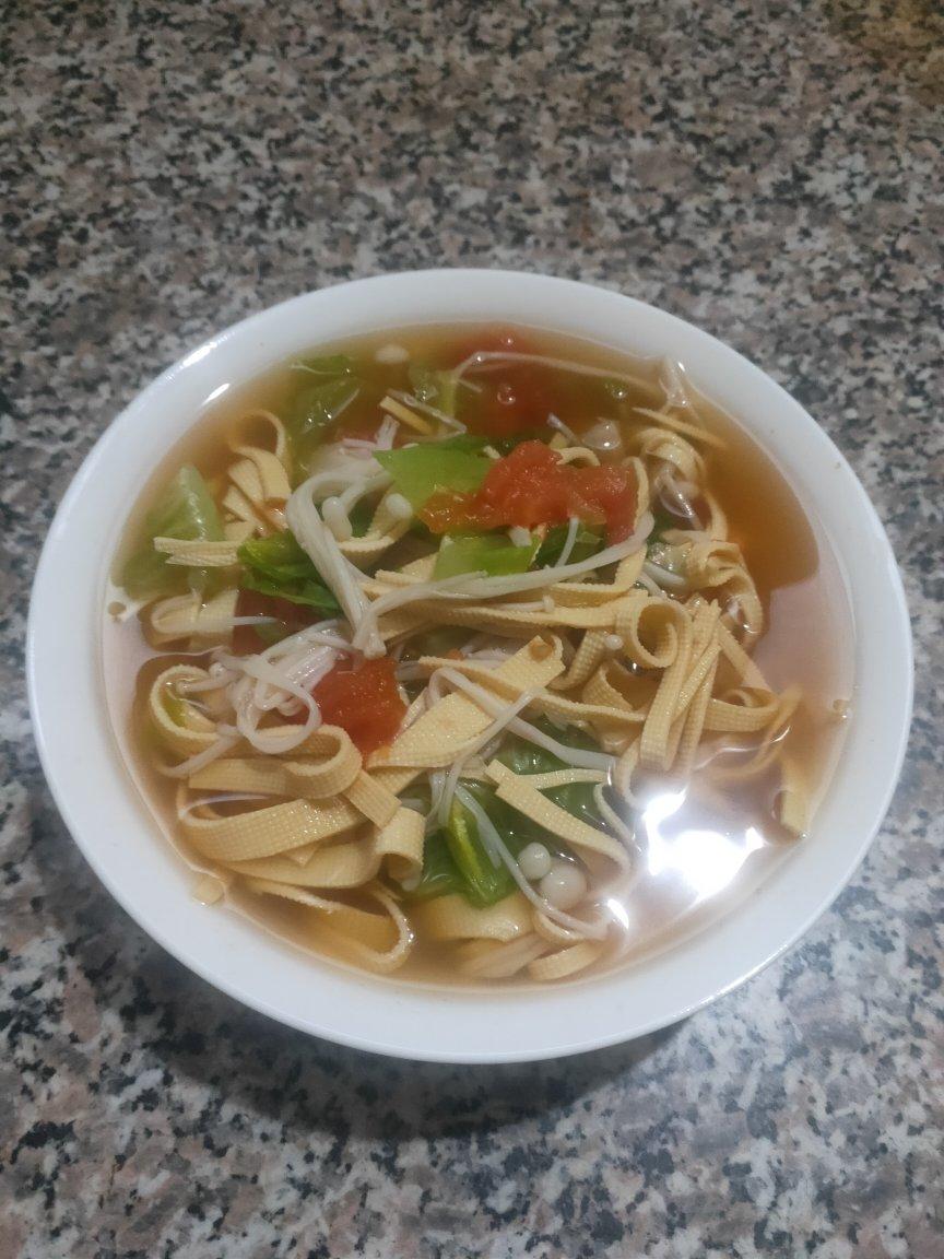 番茄金针菇豆腐汤