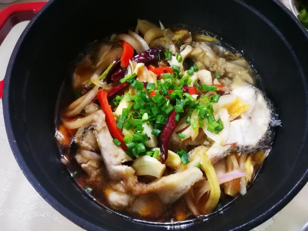 跟着天使流浪做的砂锅焖鱼煲