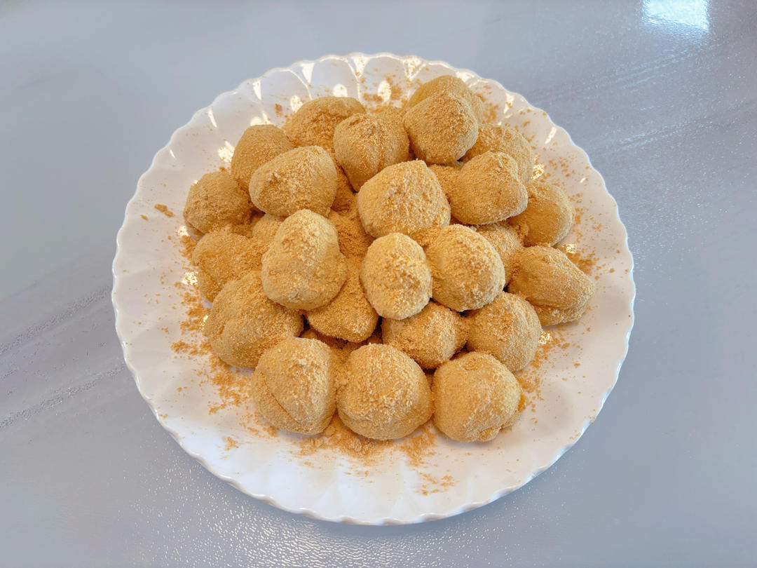 黄豆粉糯米凉糕（糍粑，年糕）粘粘糯糯超好吃，一口一个糯叽叽休闲零食
