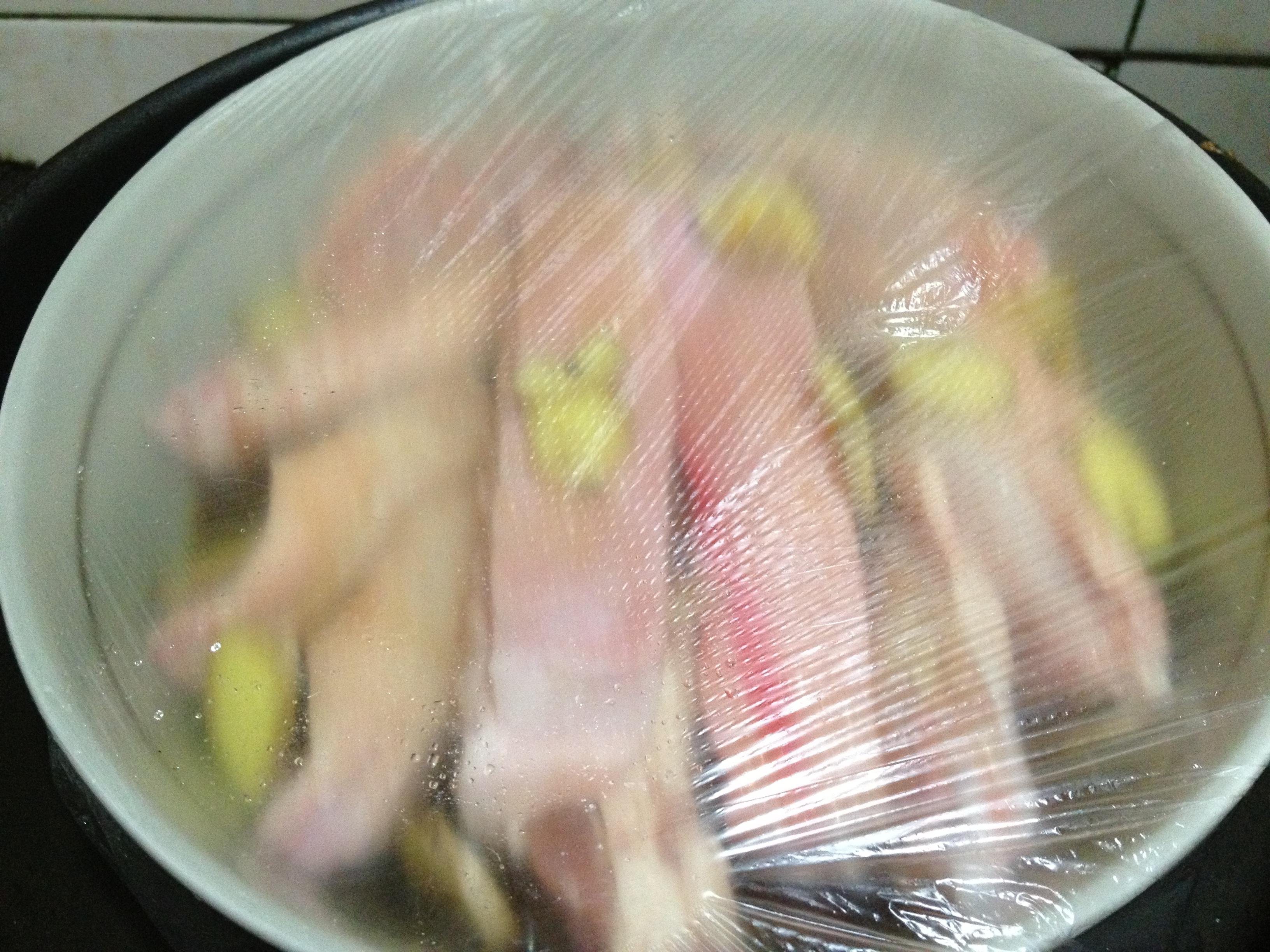 快手菜必备：肉类（五花肉、鸡翅）的腌制的做法