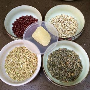 去湿养生红豆薏米双麦粥的做法 步骤1