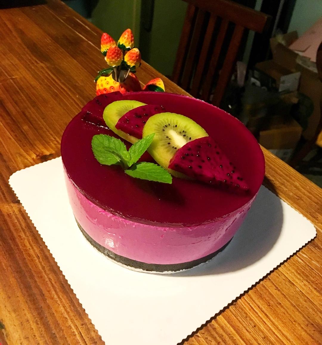 火龙果慕斯（小蛋糕）