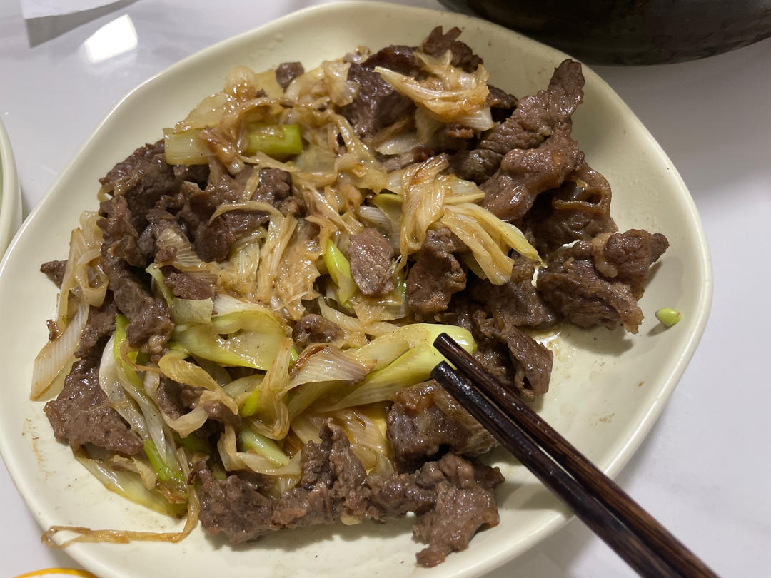 葱香浓郁的葱爆牛肉