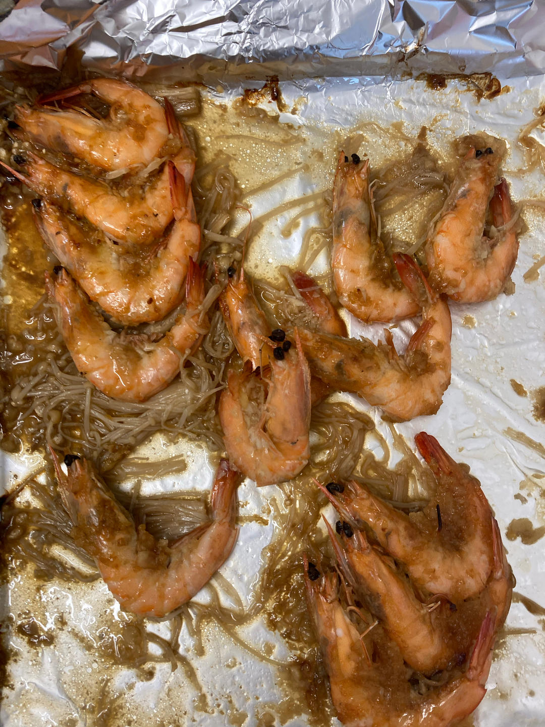 好吃到舔盘底的蒜蓉金针菇烤虾（烤箱版）