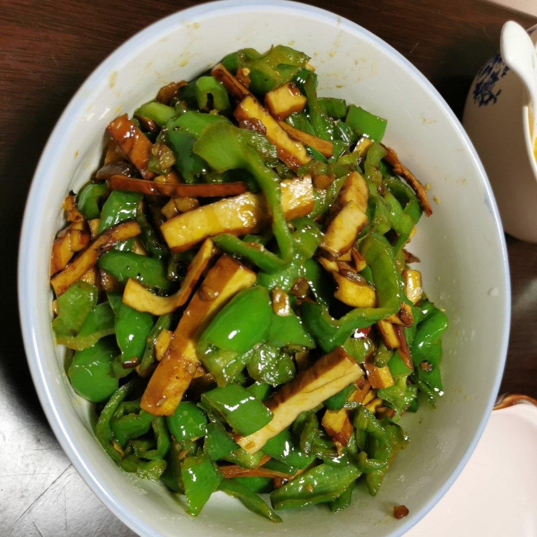 香干炒青椒（比荤菜还好吃的素菜）