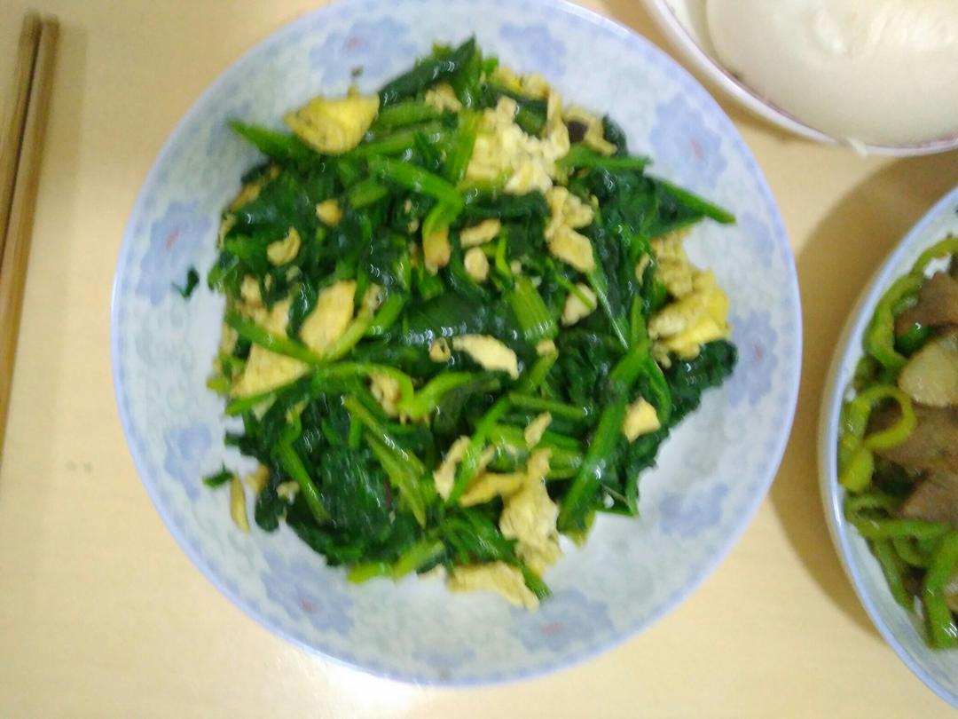 菠菜炒鸡蛋
