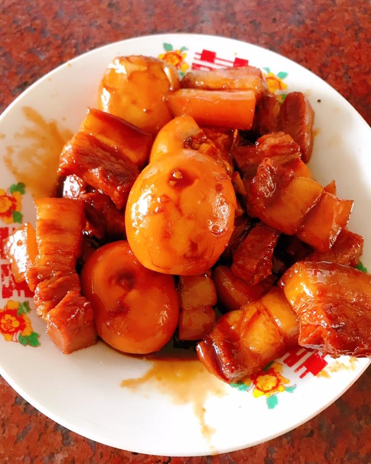 加了鹌鹑蛋后，这盘红烧肉，美味的逆天啦——鹌鹑蛋烧肉（孔瑶食谱）