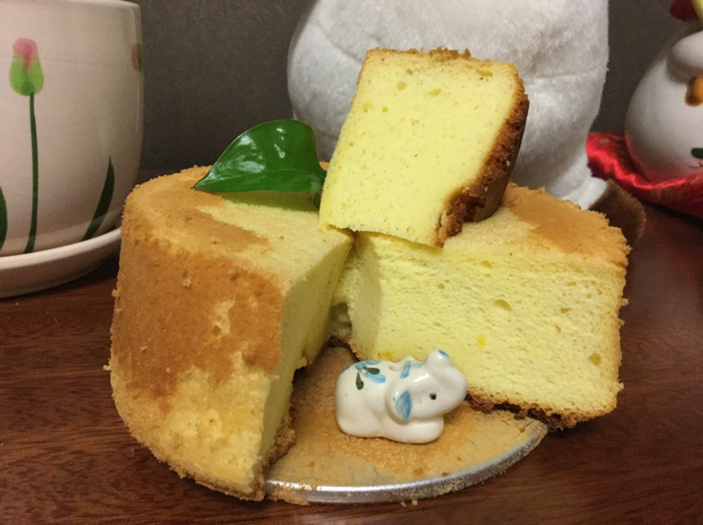 超简单完美戚风蛋糕（6寸2蛋）附打发、翻拌、脱模视频