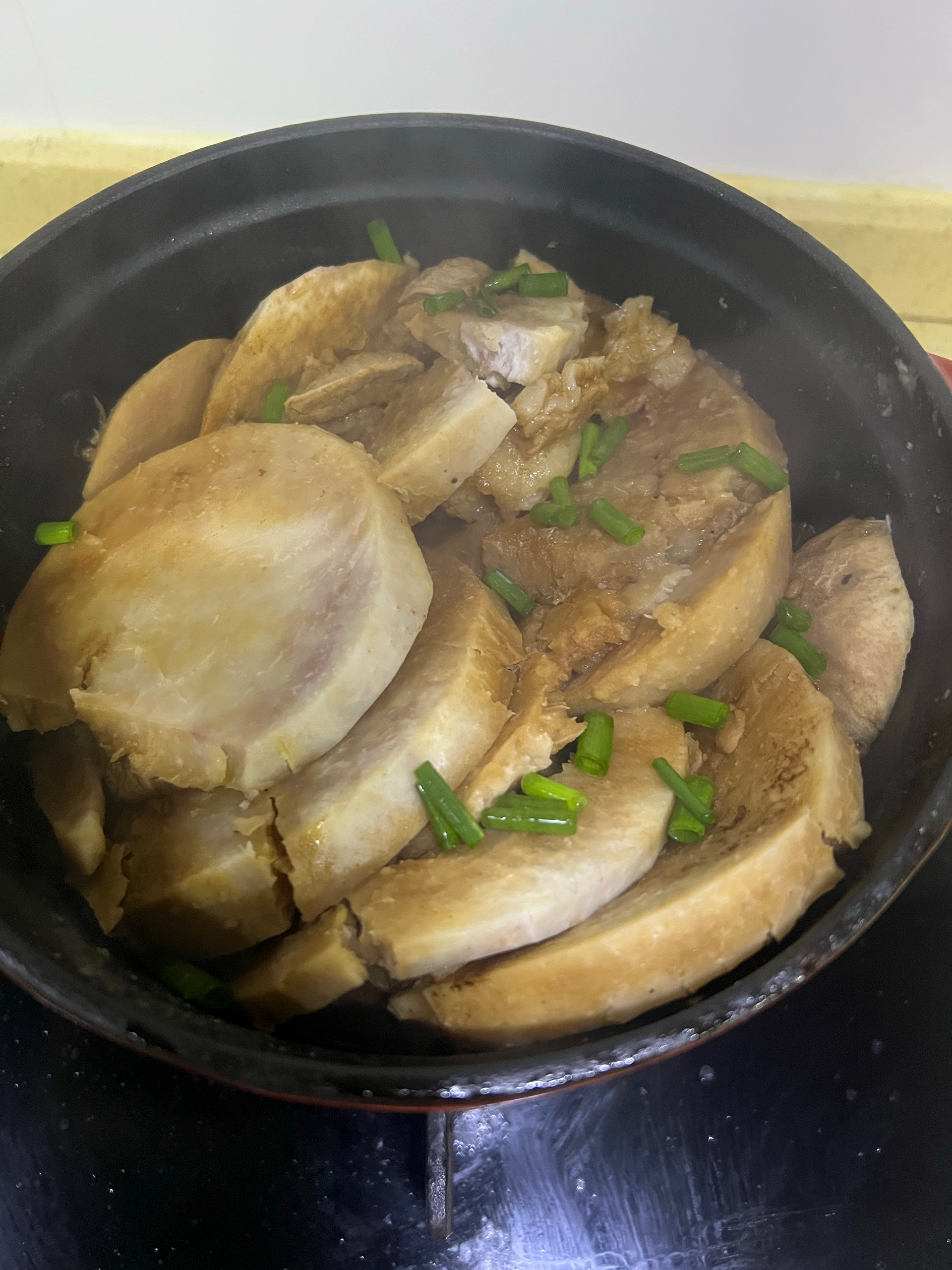 荔浦芋头炖五花肉的做法