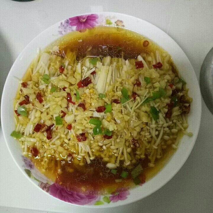 一口上瘾的蒜蓉金针菇