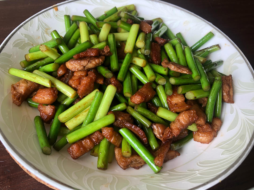 简单易做的下饭菜－蒜苔炒肉
