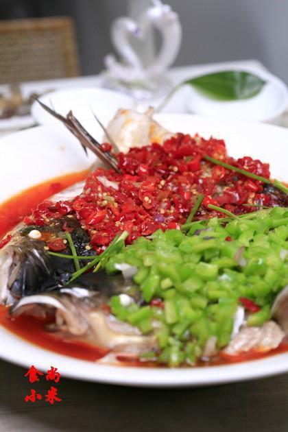 双椒茶香鱼头的做法