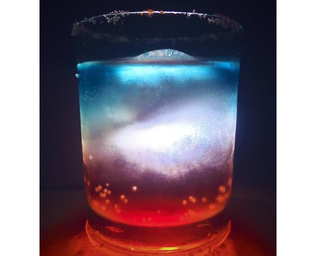 玛格丽特鸡尾酒 酒杯里的冰火星河的做法