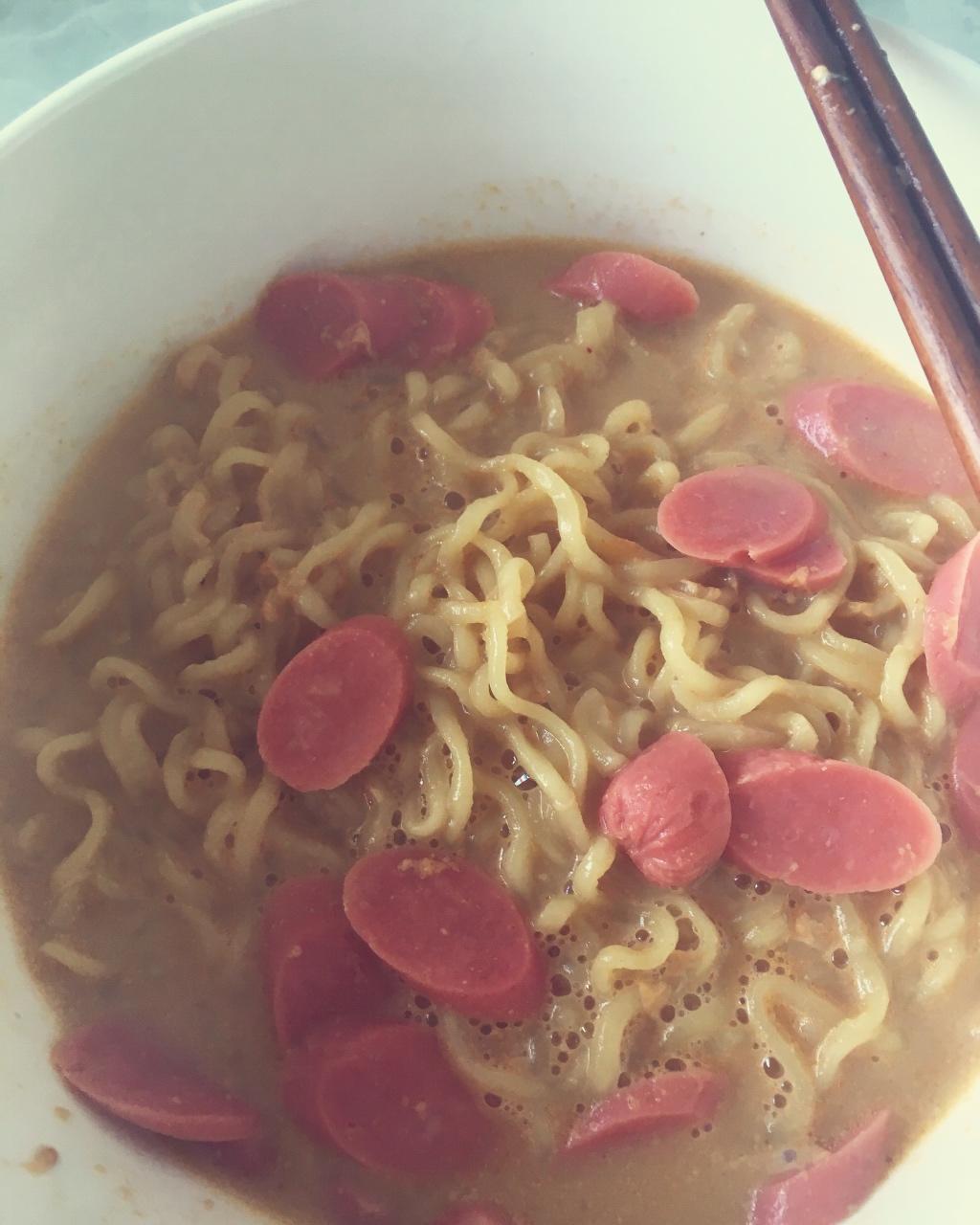 牛奶辛拉面（汤头浓郁，非常好吃）