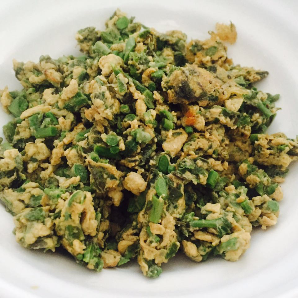 我是隐身小飞侠做的香椿芽炒鸡蛋