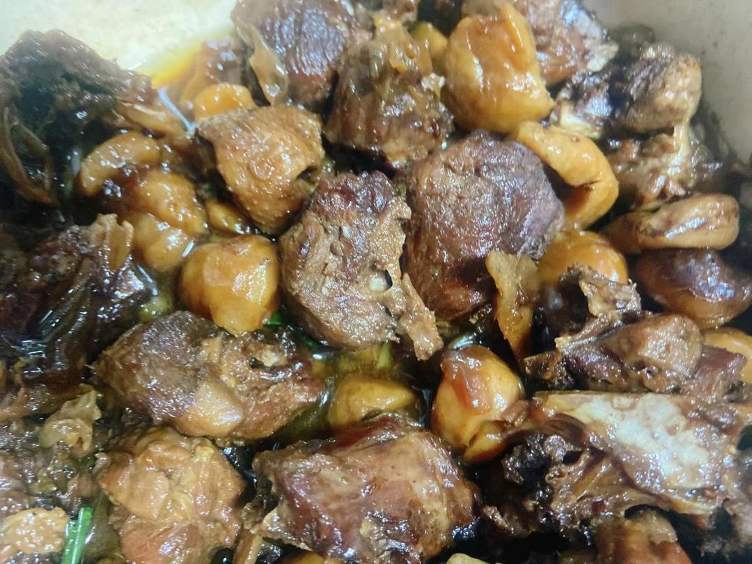 砂锅板栗老鸭煲