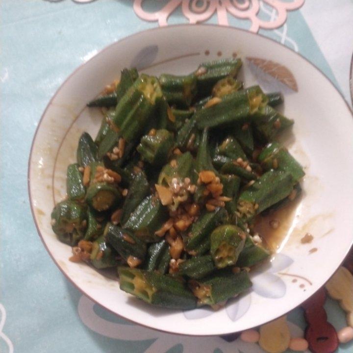 简单好吃的炒秋葵