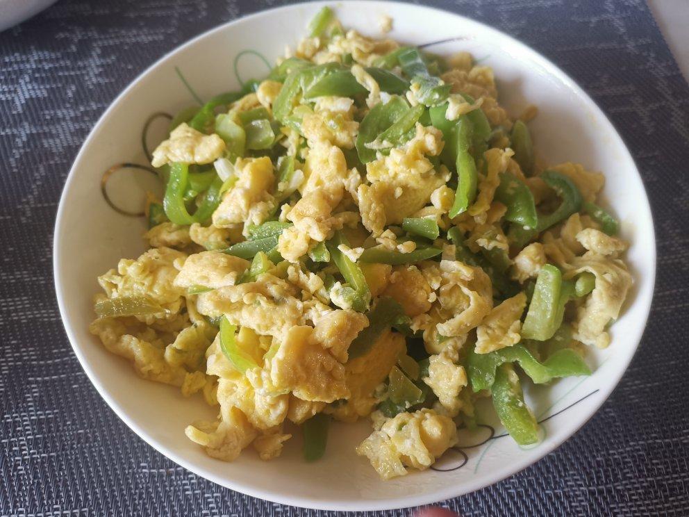 香喷喷的辣椒炒鸡蛋