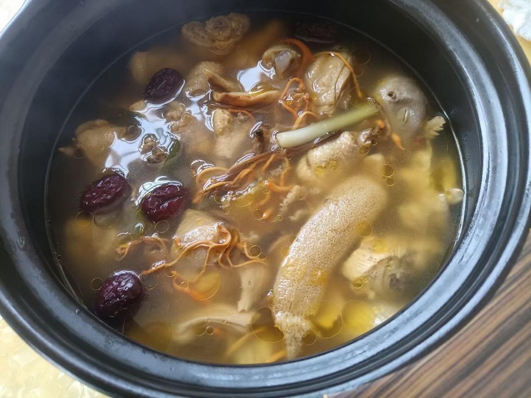 超烂！砂锅（什么锅都行😁）炖鸡，老少喝鸡汤
