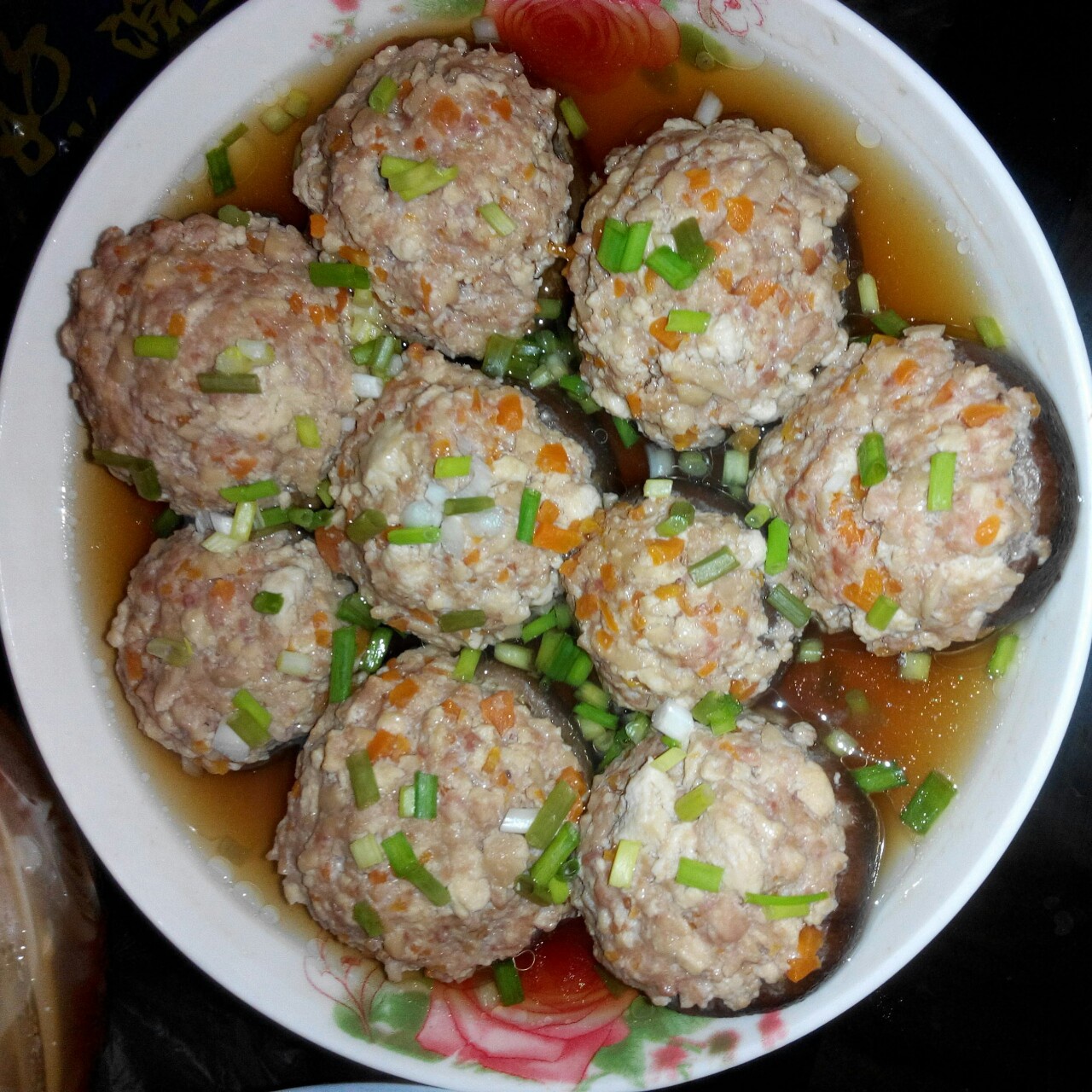 豆腐肉末酿香菇