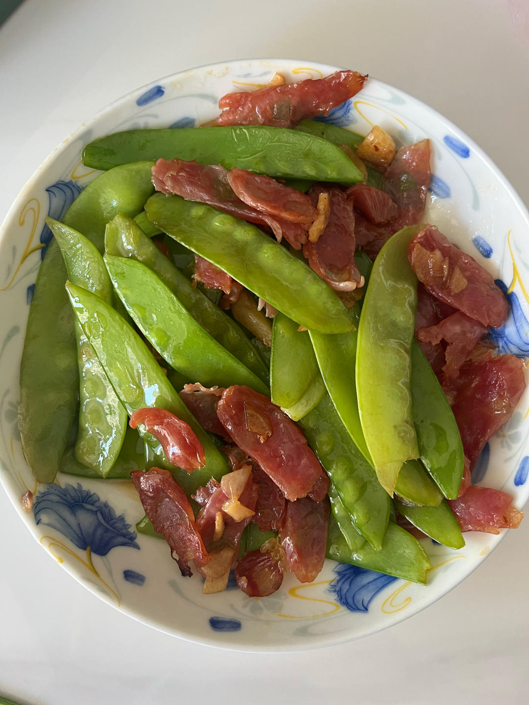 无比简单的荷兰豆炒腊肠，营养又好吃～！