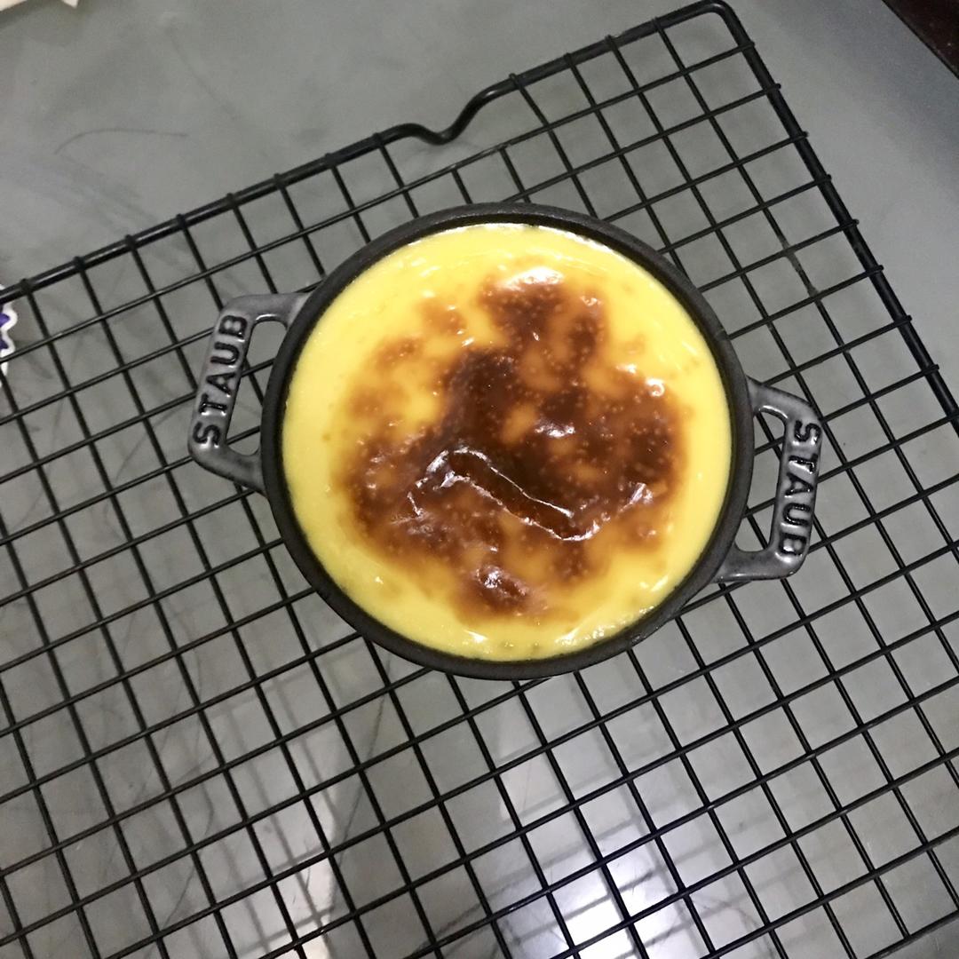 Crèmebrulée。法式烤布雷。焦糖布丁。