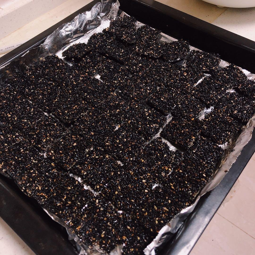 健康黑芝麻薄饼（仅需三步）